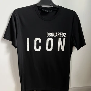 T-shirt - Skick 9/10 knappt använd.