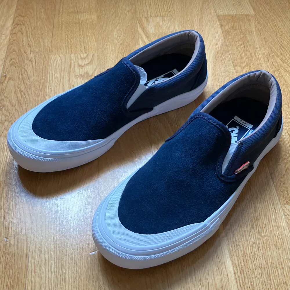 Vans slip-on pro! Skatesko!  Mycket tjusiga men tyvärr för små för mig :(  storlek 7,5/40 . Skor.