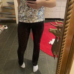 Glitterbyxor - Säljer mina favvo festbyxor wow😻😻