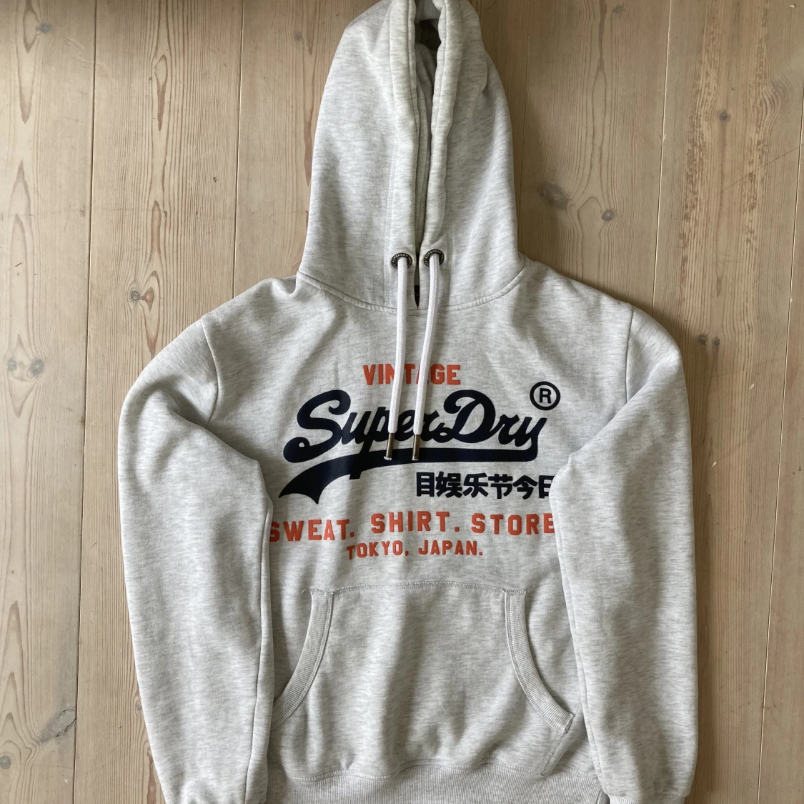 Hoodie från Superdry