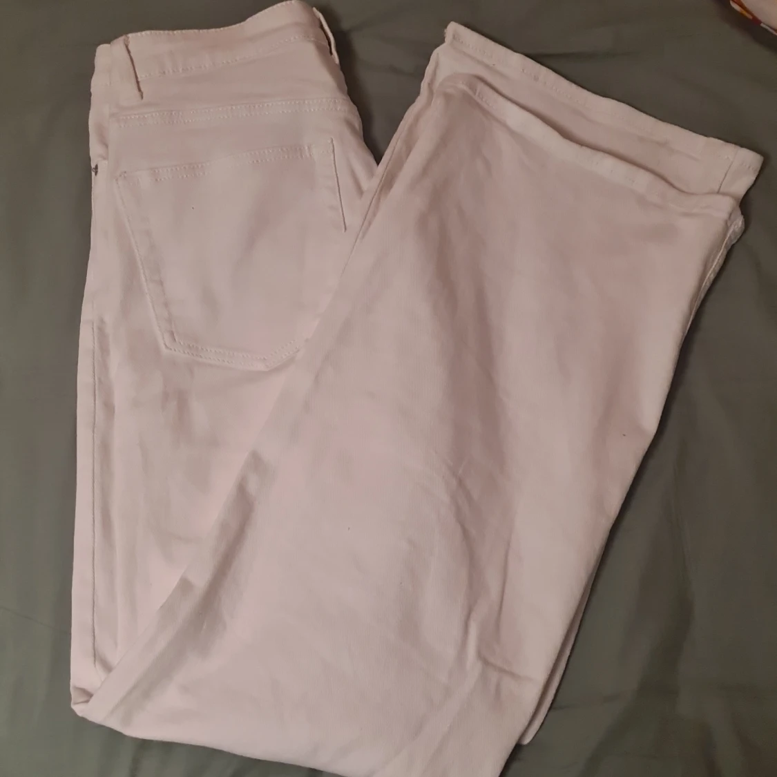 High-waisted byxor. Jag kan inte skicka paket :/ men om due intresserad kan vi träffas i tc. - 90