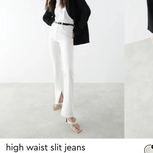 34-36 High waist slit jeans Gina Tricot - Säljer mina high waist slit jeans från Gina (med bootcut) i färgen offwhite. Storlek 34 men passar även 36. Endast använd 1 gång, nypris 499kr. 