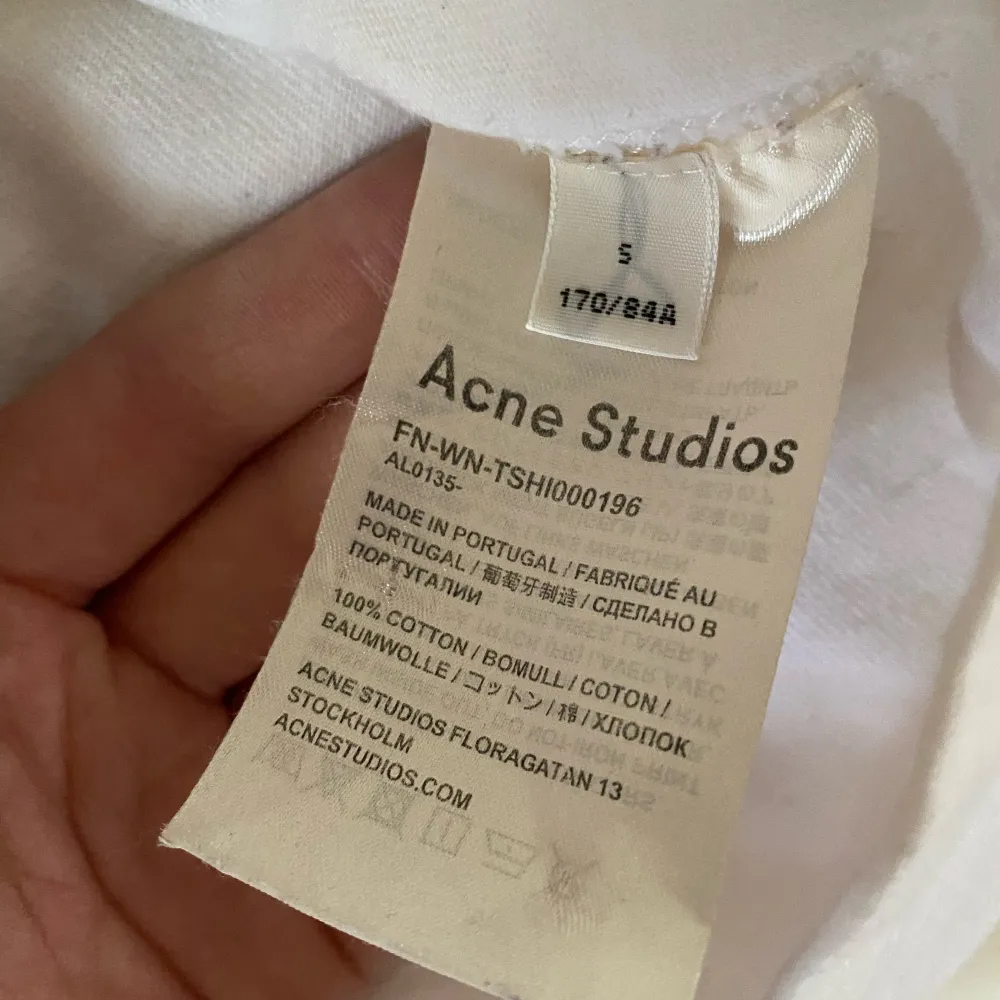Acne studios T-shirt i super bra skick!. T-shirts.