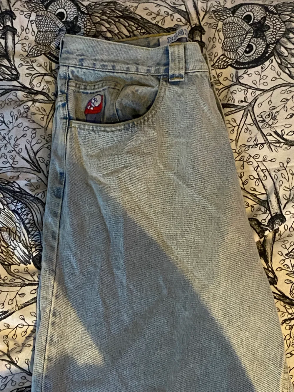 Ljusblå bigboypants från polarskate co. Använt 1-2 gånger säljer för inte min storlek. Pris kan diskuteras. NYPRIS 1400. Jeans & Byxor.