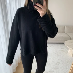 Arket tröja  - Fint skick. Nypris 800. 