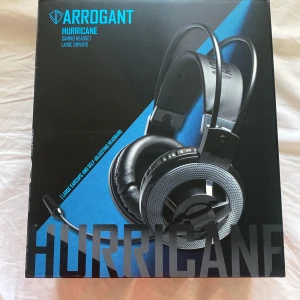 Gaming hörlurar  - Jätte bekväma hörlurar oanvänd funkar normalt 