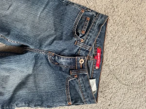 Jeans  - Fina och hela jeans i stl 25