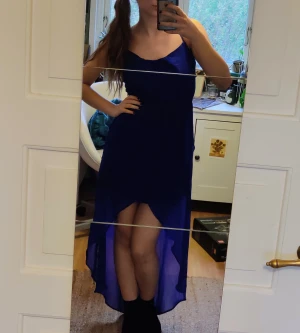 Blå långklänning - Drömmig blå klänning som jag bara använt en gång! 