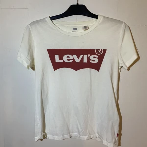 Levis tshirt  - Fint skick 