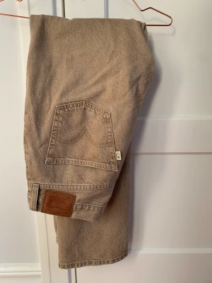 Levis 501 90s - Storlek 29/32, otroligt fint skick, inte mycket använda. Kom gärna med frågor!