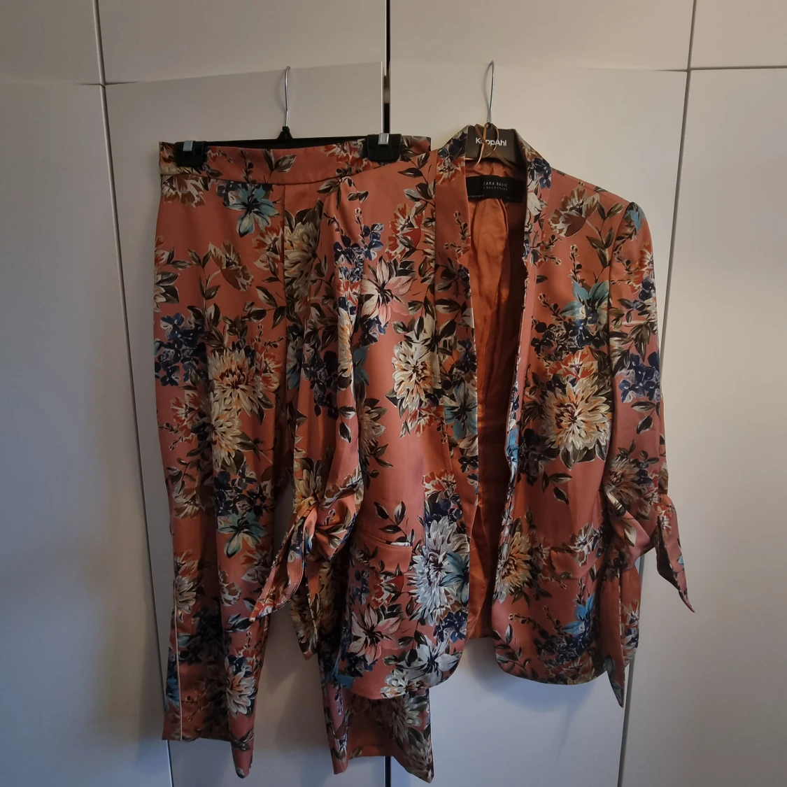 Rostfärgat kostymset Zara