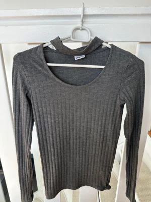 Tröja  - Från Gina Tricot jätte fin tröja. 