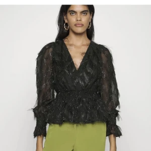 Blus  - Har bara använt 1 gång💞