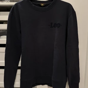 Lee sweatshirt  - 10/10 skick. Oversized på mig som bör S/34. Kan bäras av både kille och tjej 💕