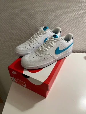 Nike Court Vison Low - Str: 44 Helt nya aldrig andvända  Ordinarie pris 800kr Pris kan diskuteras 