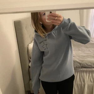 Ma Cherie hoodie - Ljusblå hoodie från Gina Tricot, aldrig använd. Säljer den då jag tappat kvittot och inte har möjlighet att lämna tillbaks den 💙
