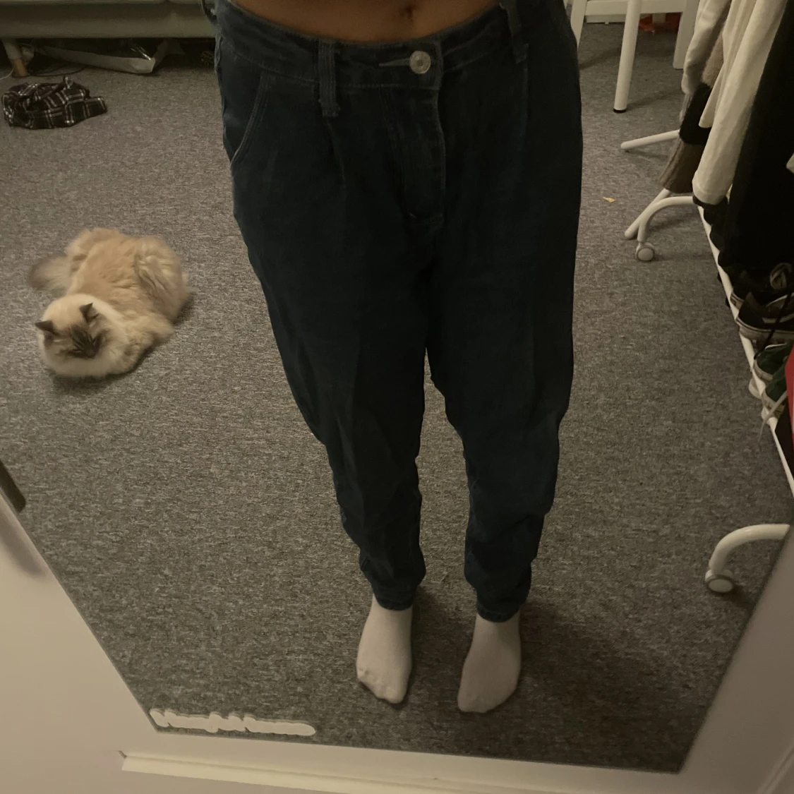 Mörkblåa jeans - 90