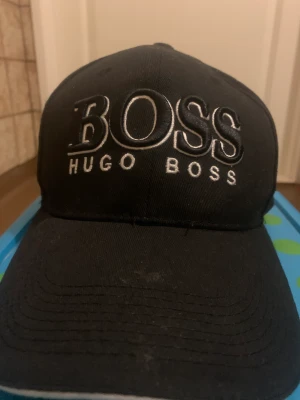 Hugo boss  - Den är använt runt 10’gånger 5/10 säljer den billigt 