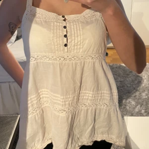 Odd Molly linne - Säljer detta supersöta odd Molly linne aldrig använt i storlek 2 ljusrosa färg aldrig använt 