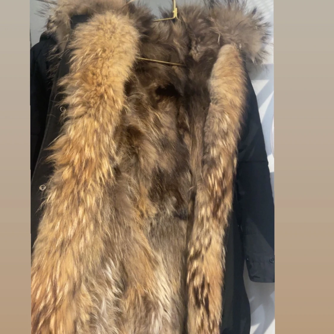 Svart vinter jacka med äkta päls - 91