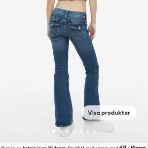 Säljer mina super snygga low waist jeans ifrån hm. Dem är i jätte fint skick💕