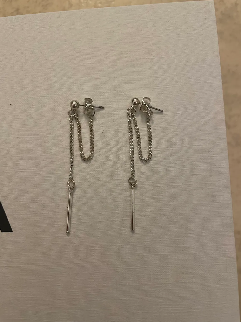 Säljer dessa snygga örhängen då jag inte har silver, aldrig använt dom!. Accessoarer.