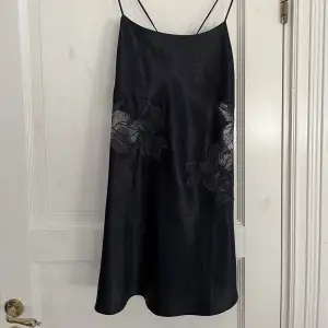 Så fin klänning från H&M! Köpt förra sommaren, bara använd en gång!