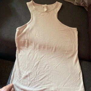 Top från H&M - Oanvänd top från H&M