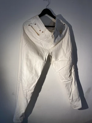 White MNG DENIM Jeans, 44 - Slim fit white jeans from MNG Denim, size 44. Stretchy and perfect for the summer. 