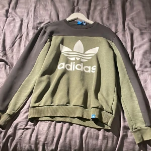 Adidas  - Aldrig använt 