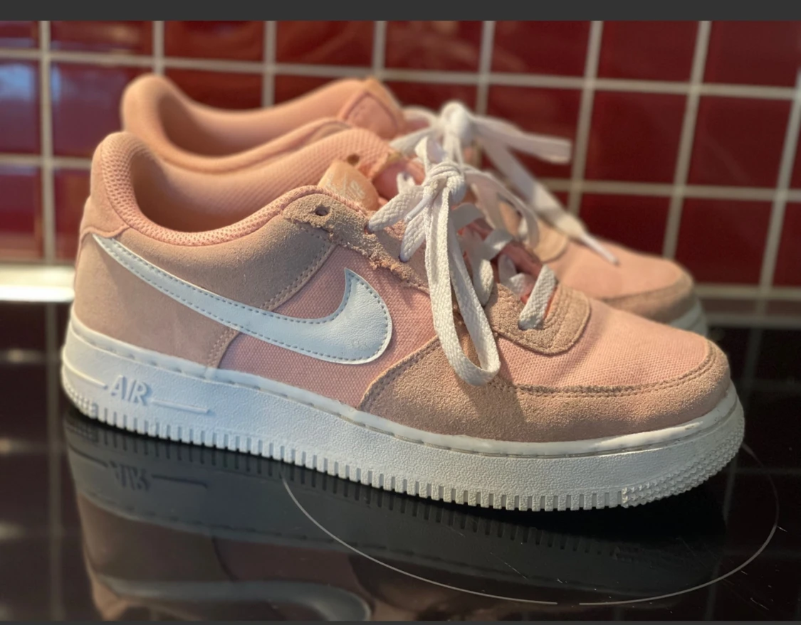 Nike Air Force 1 strl 38