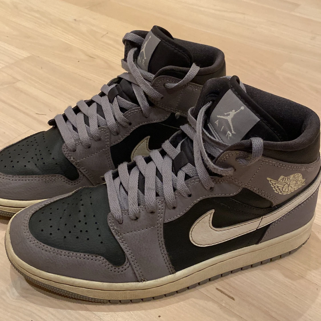 Jordan 1 cement grey 