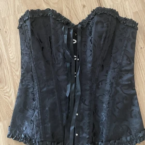 Korsett - Testad en gång men det var inte min stil, så i nyskick 