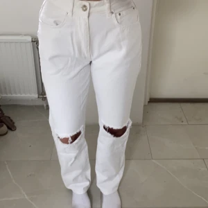 vita jeans  - vita jeans från Gina tricot. pris går att diskutera.