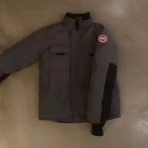 Nice Jacket, worn 1 winter but in nice condition
