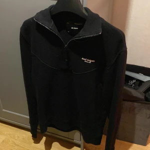 Axel Arigato Half zip - Använd typ 2 gånger  Ny pris 1600