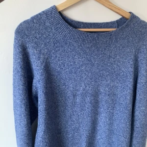 Stickad tröja  - Jätte söt stickad tröja från vero Moda i nyansen blå💙