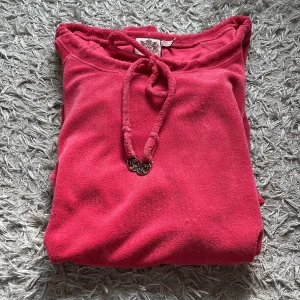 Klänning  - En jättefin juicy couture klänning i ett jättefint skick 