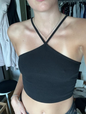 Svart topp - Jättefin topp från Zara, knappt använt☺️