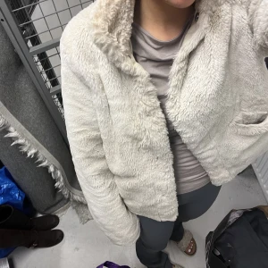 Päls jacka  - Jätte skön och mjuk päls jacka i mycket fint skick!  