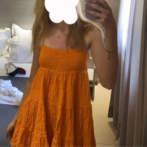 Zara klänning  - Klänning från Zara som inte säljs längre!! 