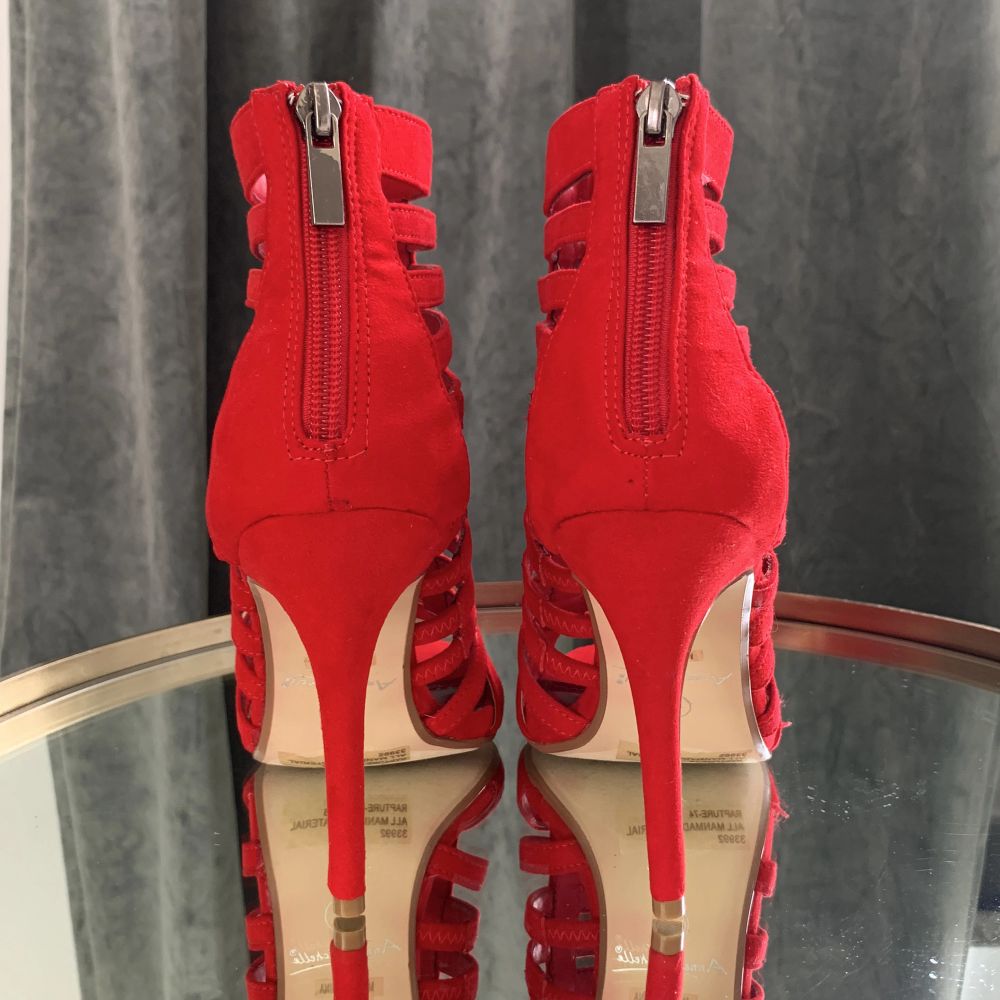 Röd Sandaletter med klack | Plick Second Hand