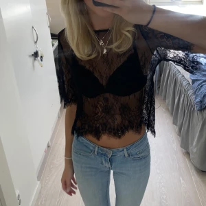 Spetstopp  - Såå cool spetstopp, köpt secondhand så står tyvärr inte märke, den är i mycket bra skick