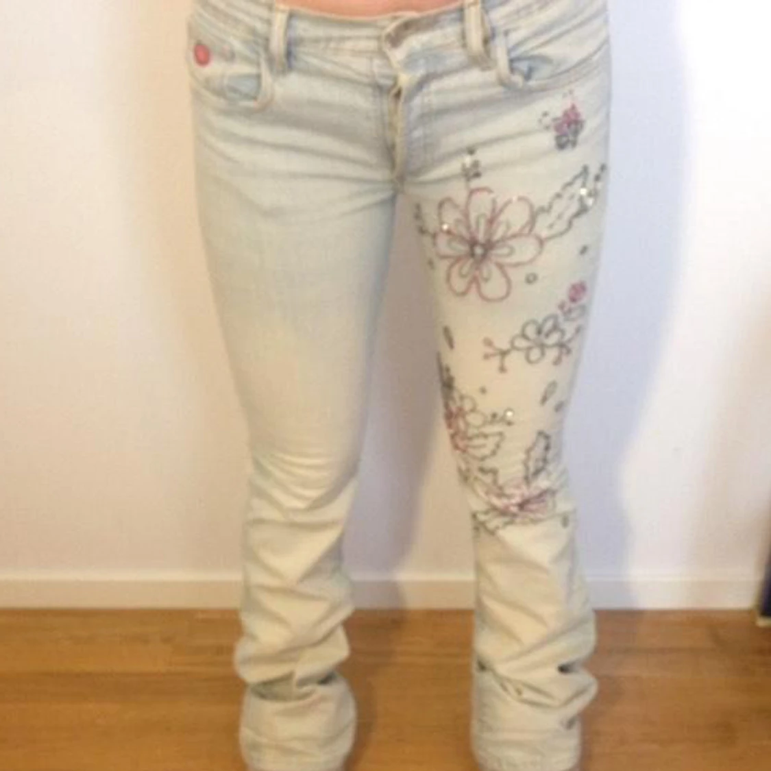 Lowwaist bootcut med detalj - 90