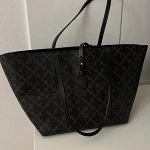 Malene Birger väska - Säljer min superfina malene Birger väska då den inte kommer till användning💕💕nypris 1699