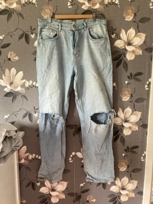Gina jeans - Fina och sköna jeans ifrån Gina tricot!😍  Tar endast Swish och postar så snabbt som möjligt!🤩