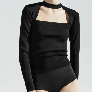 ZARA tröja - Säljer denna populära och slutsålda tröja från zara i strl S! I alldeles nytt skick, priset går att diskuteras! ❤️