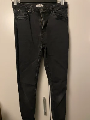 HM JEANS - STORRENSNING  HM JEANS 