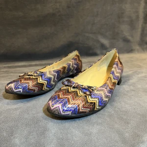 Brunate finskor - Brunate finskor modell ballerina (1754). Bra skick, endast använda en gång. Köpta för några år sedan för 2200:-, skolåda och kvitto saknas, dustbag finns. Säljer kläder som inte används åt mina föräldrar. Hittar endast en senare årsmodell på internet.