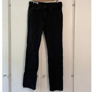 Svarta Jeans med raka ben 